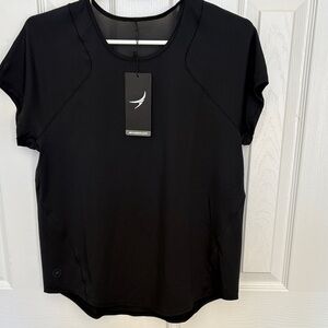 Endeavor Black Short Sleeve Size Small Women's Top